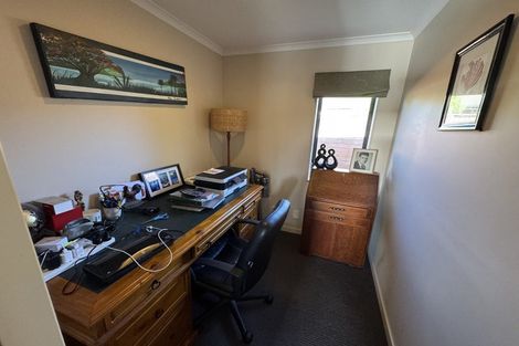 Photo of property in 6a Neeve Place, Taradale, Napier, 4112