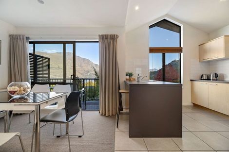 Photo of property in Arno Apartment, 9/8 Mckerrow Place, Sunshine Bay, Queenstown, 9300