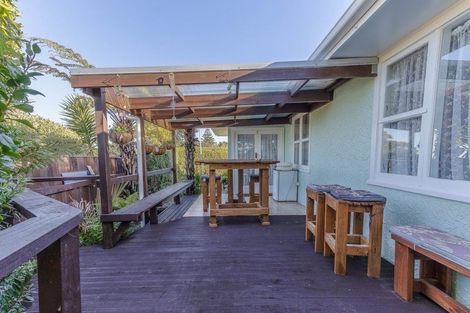 Photo of property in 2 Kuaka Place, Castlecliff, Whanganui, 4501