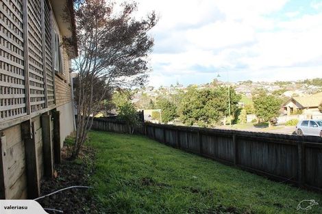 Photo of property in 4 Trotting Terrace, Fairview Heights, Auckland, 0632