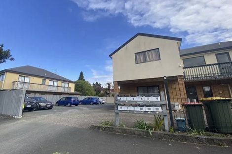Photo of property in 2 Vine Street, Hillcrest, Hamilton, 3216