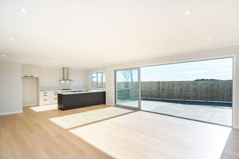 Photo of property in 49 Atlantic Drive, Fitzherbert, Palmerston North, 4410