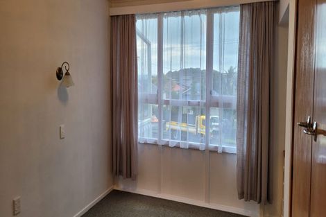 Photo of property in 8 Kitchener Terrace, Moturoa, New Plymouth, 4310