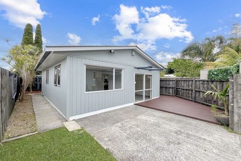 Photo of property in 12 Waterfront Road, Mangere Bridge, Auckland, 2022