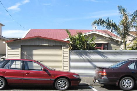 Photo of property in 21 Bulkeley Terrace, New Plymouth, 4310