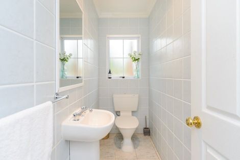 Photo of property in 22 Greenwood Place, Fitzherbert, Palmerston North, 4410