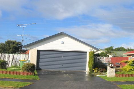 Photo of property in 8 Tullis Place, Burswood, Auckland, 2013