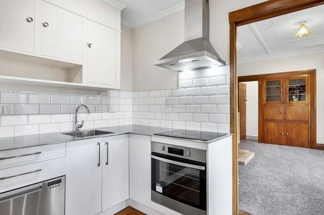 Photo of property in 53 Manor Place, Dunedin Central, Dunedin, 9016