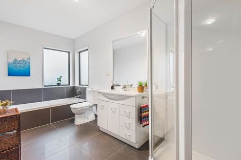 Photo of property in 14 Kotuku Crescent, Takanini, 2112