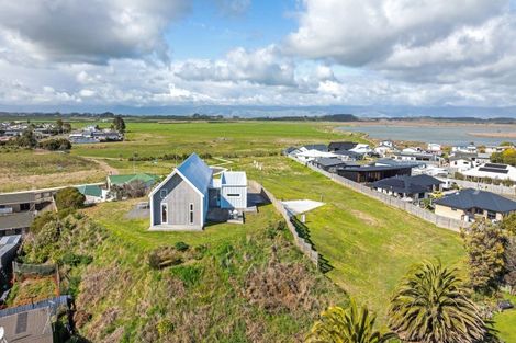 Photo of property in 2 Rangeview Rise, Foxton Beach, Foxton, 4815