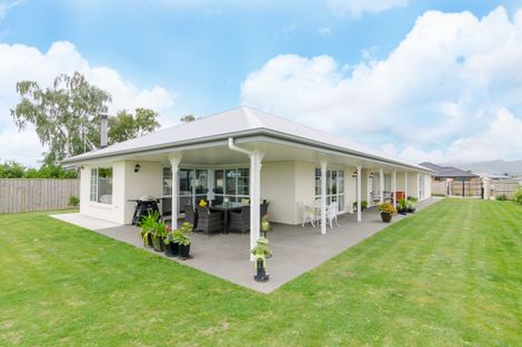 Photo of property in 10 Feist Street, Carterton, 5713