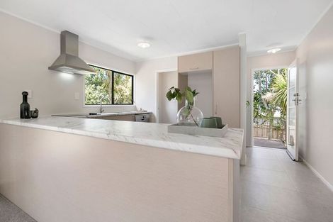 Photo of property in 1/11 Kupari Place, Totara Vale, Auckland, 0629