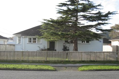 Photo of property in 25 Strand Crescent, Naenae, Lower Hutt, 5011