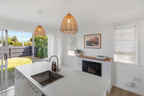 Photo of property in 37 Waterloo Crescent, Hokowhitu, Palmerston North, 4410