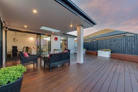 Photo of property in 5 Evelyn Crescent, Marshland, Christchurch, 8083