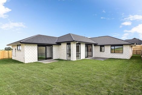 Photo of property in 31 Kapua Crescent, Rototuna North, Hamilton, 3210