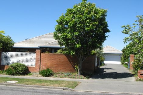 Photo of property in 166 Hawthornden Road, Avonhead, Christchurch, 8042
