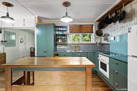 Photo of property in 1 Charles Street, Carterton, 5713