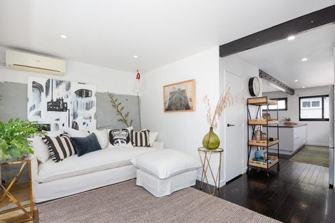 Photo of property in 1a Port Street, Mount Victoria, Wellington, 6011