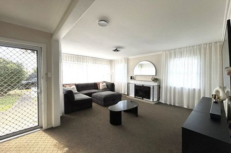 Photo of property in 2 Selwyn Street, Levin, 5510