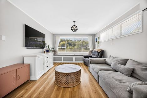 Photo of property in 8 Camphora Place, Ranui, Auckland, 0612