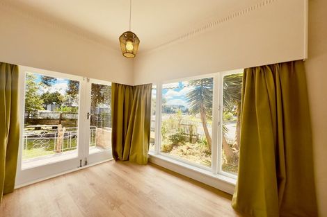 Photo of property in 35 Archibald Road, Kelston, Auckland, 0602
