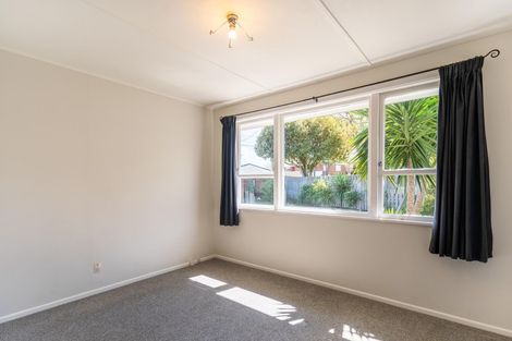 Photo of property in 18 Walton Road, Paraparaumu Beach, Paraparaumu, 5032