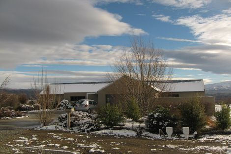 Photo of property in 15 Old Golf Course Road, Bridge Hill, Alexandra, 9320