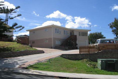 Photo of property in 12 Camelot Place, Glenfield, Auckland, 0629