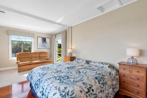 Photo of property in 1 Penguin Street, Leigh, 0985