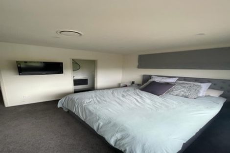 Photo of property in 15 Mcdowell Crescent, Hillcrest, Auckland, 0627