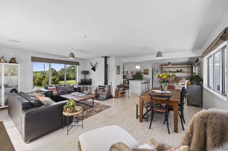 Photo of property in 822 Carrington Road, Hurworth, New Plymouth, 4371