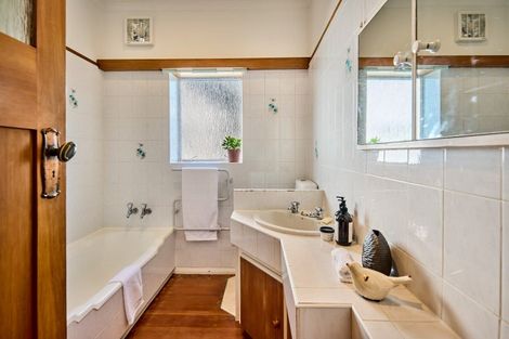 Photo of property in 1/62 Totara Crescent, Woburn, Lower Hutt, 5011