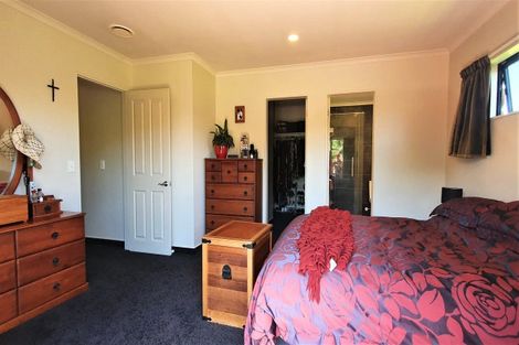 Photo of property in 66 Pohutukawa Drive, Levin, 5571