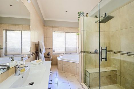 Photo of property in 2/39 Reeve Drive, Havelock North, 4130