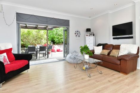 Photo of property in 2 The Ritz, Orewa, 0931