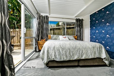 Photo of property in 11 Blacks Road, Greenhithe, Auckland, 0632