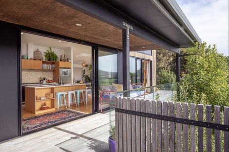 Photo of property in 1 Aroaro Lane, Raglan, 3225