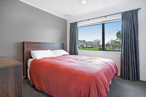 Photo of property in 20 Carrington Drive, Carterton, 5713