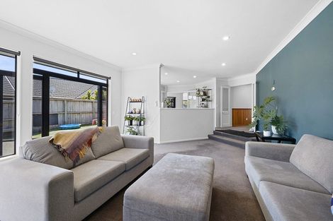 Photo of property in 16 Karina Road, Merrilands, New Plymouth, 4312