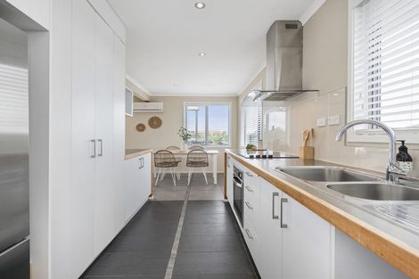 Photo of property in 21 Landview Road, Parkvale, Tauranga, 3112