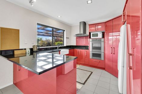 Photo of property in 16 Stanley Drive, Lynmore, Rotorua, 3010