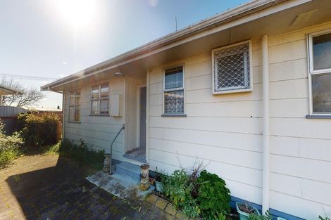 Photo of property in 33 Tararua Terrace, Cloverlea, Palmerston North, 4412