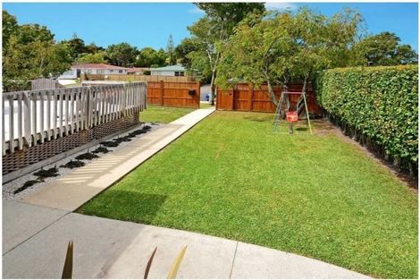 Photo of property in 26 Lynden Avenue, Hillcrest, Auckland, 0627