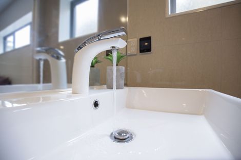 Photo of property in 121 Voyager Drive, Gulf Harbour, Whangaparaoa, 0930