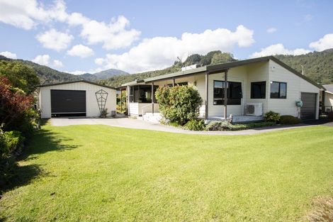 Photo of property in 8 Seaview Avenue, Te Puru, Thames, 3575
