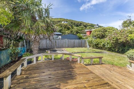 Photo of property in 64 Airlie Road, Plimmerton, Porirua, 5026