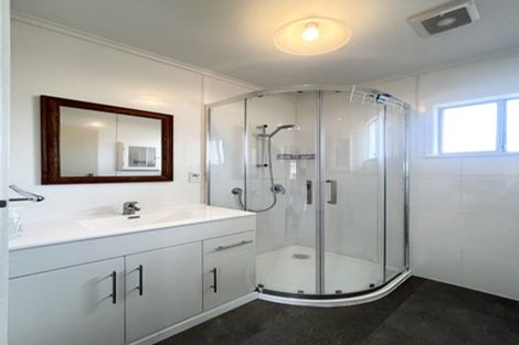 Photo of property in 2/3 Pinedale Place, Henderson, Auckland, 0610