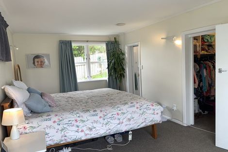 Photo of property in 38 Lyndfield Lane, Newlands, Wellington, 6037