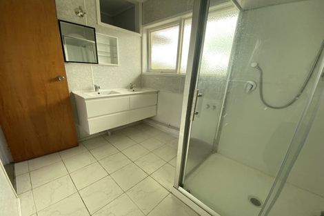 Photo of property in 1 Glenmore Road, Pakuranga Heights, Auckland, 2010